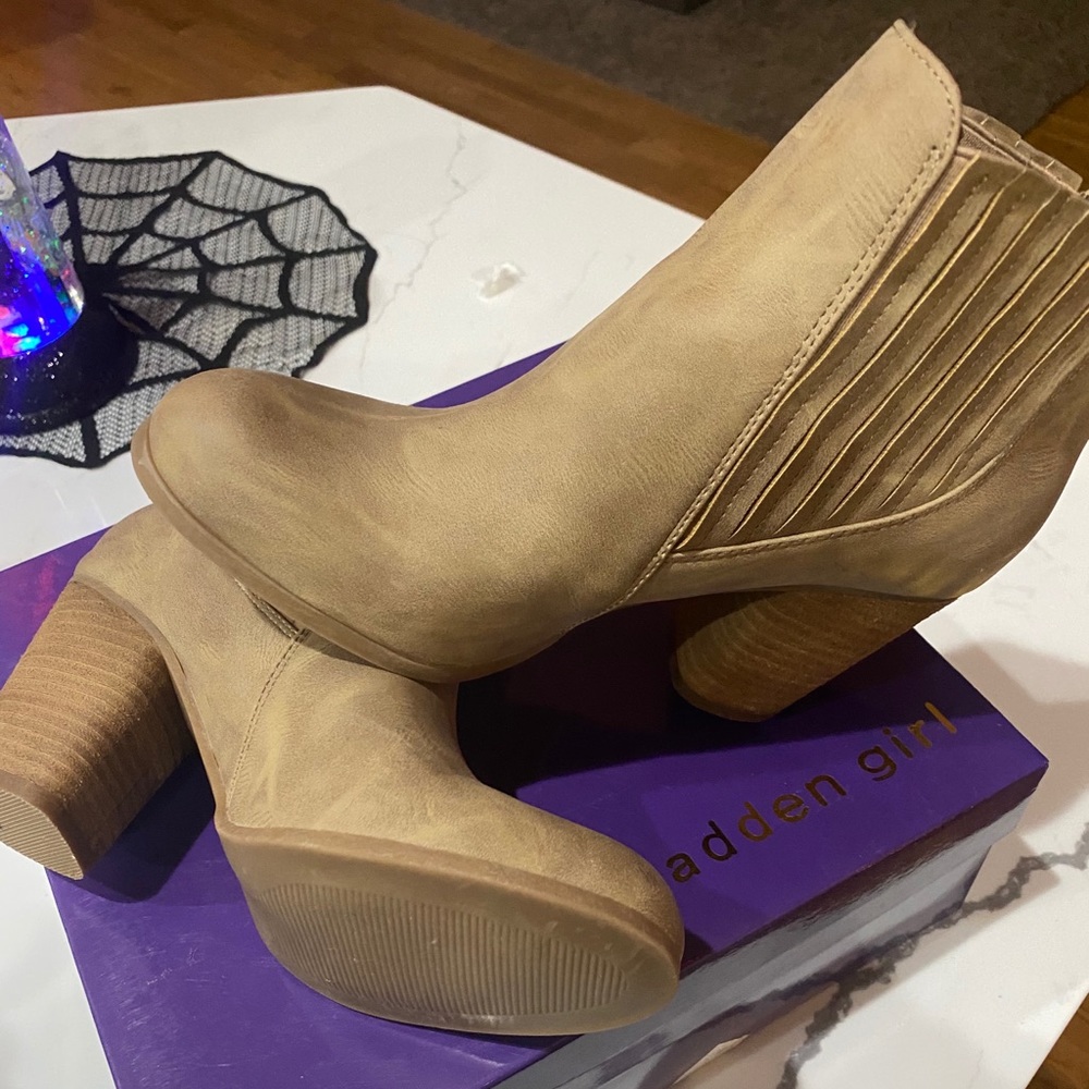 Ankle boots